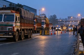 Jamshedpur truckers block Bhuiyadih road after theft; police promise patrol